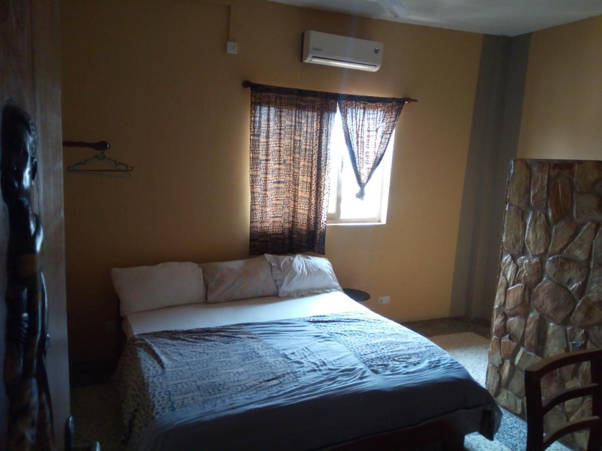The Sleepy Hippo Hotel Accra Kültér fotó