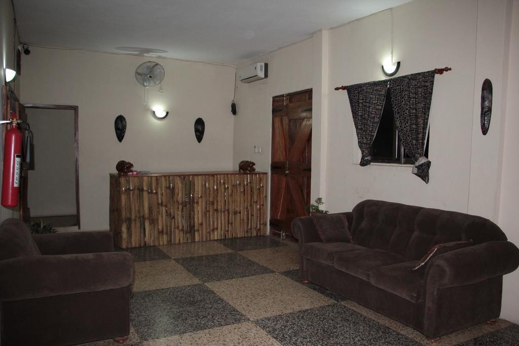 The Sleepy Hippo Hotel Accra Kültér fotó
